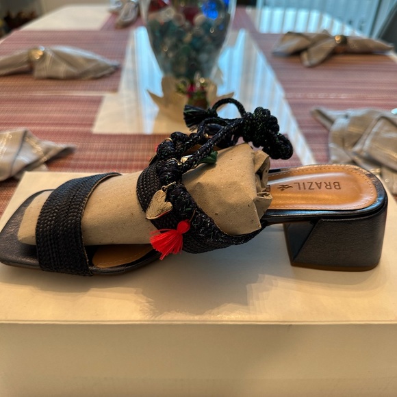 BRAZIL BREEZE SANDLES💕 - Picture 5 of 5